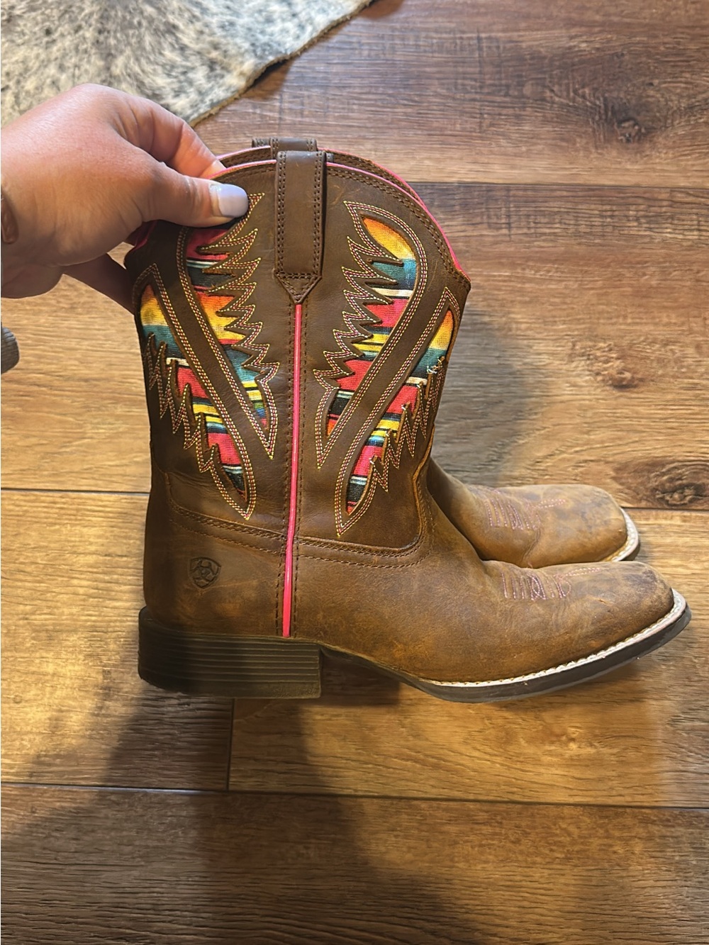 Ariats youth girls 4- only wore once! Like new